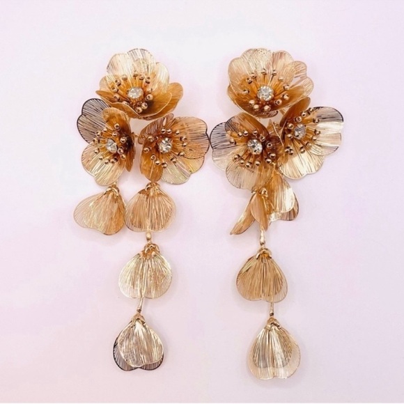 Zara Kate Middleton Gold Floral Earrings - Picture 2 of 8